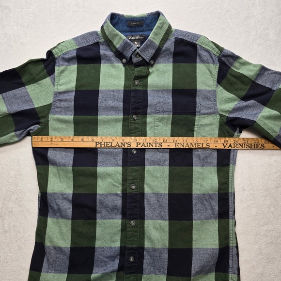 Eddie Bauer Classic Fit Plaid Flannel Shirt Green Blue Men’s M - Picture 6 of 8